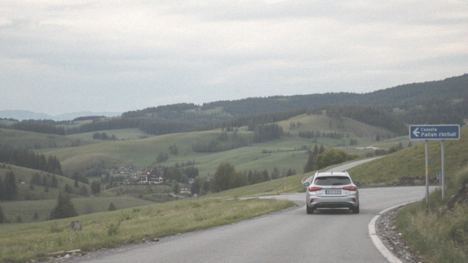 Jakie są popularne trasy samochodowe z Polski do Pragi?
