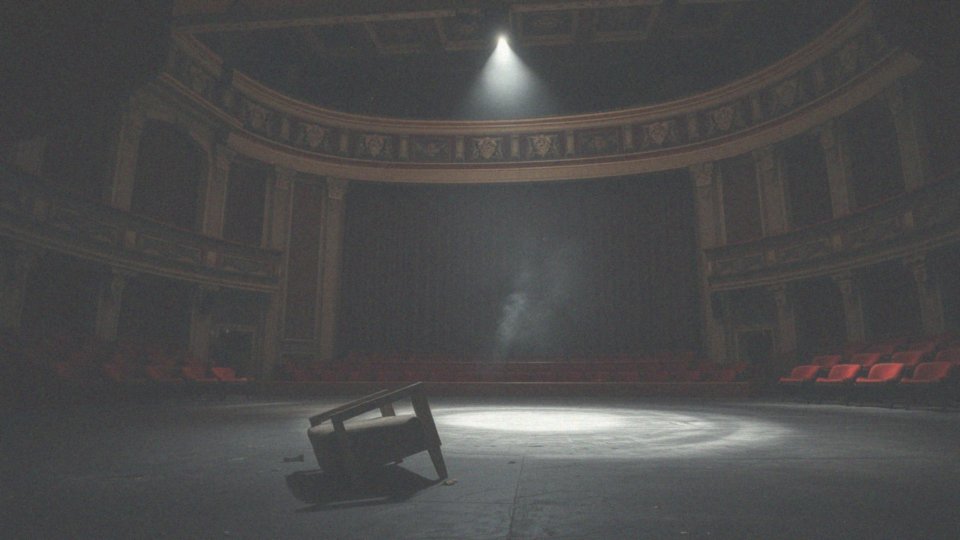 Jakie wartości reprezentuje dramat 'Tango'?