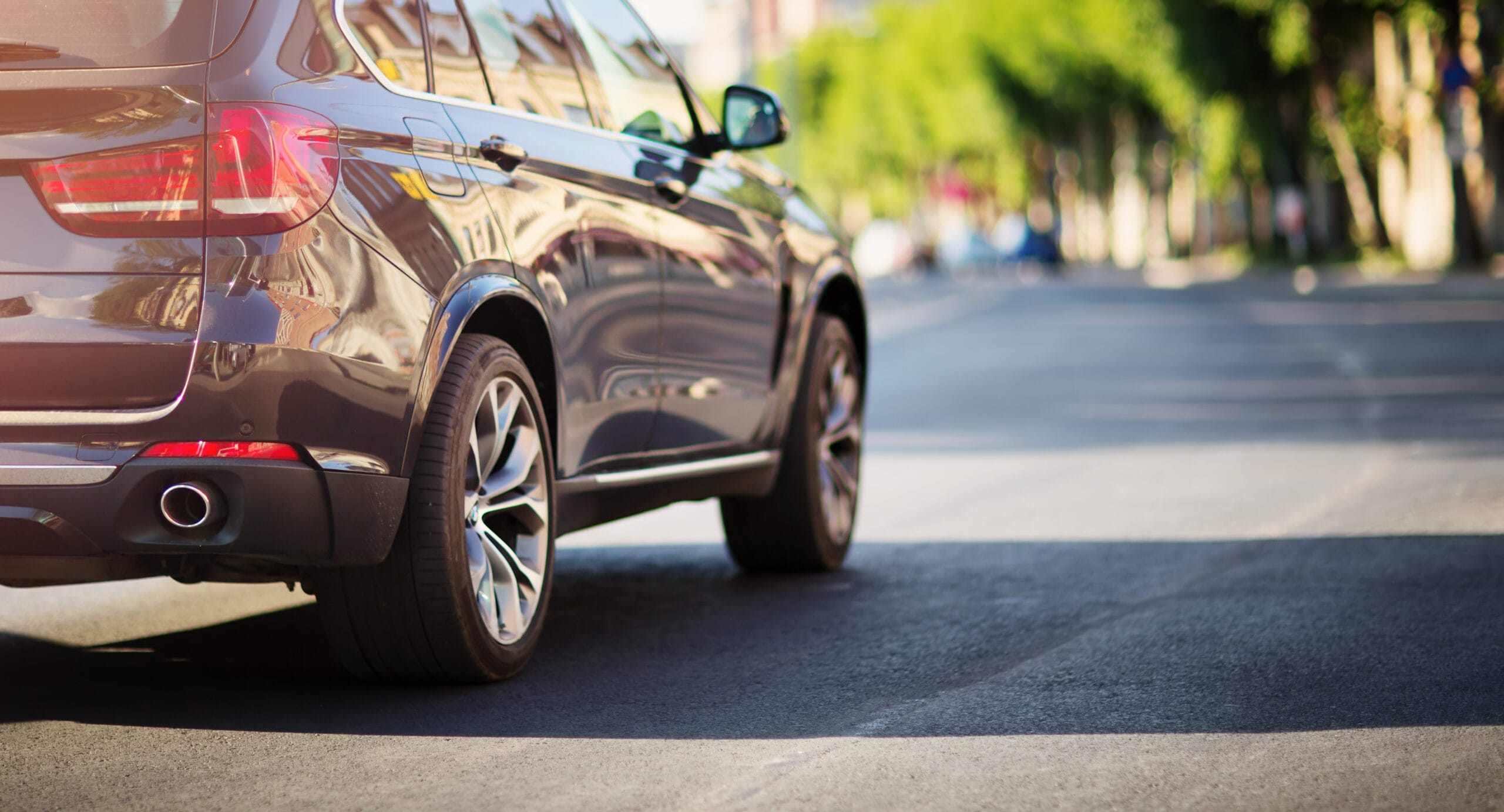 Wypożyczalnia samochodów w Krakowie bez tajemnic: na co zwrócić uwagę przy podpisywaniu umowy?